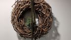 Florist Mittelstufe gestaltet Adventsdekoration